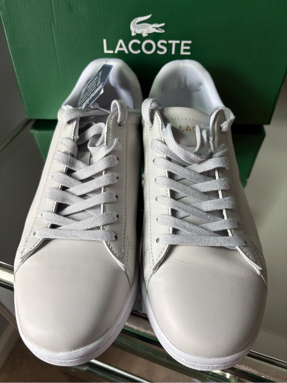 Lacoste Women's Hydez 119 Light Grey and Gold Low-Top Leather Sneakers